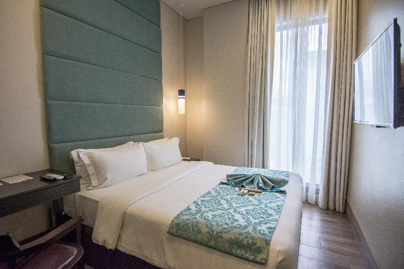 Goldberry Lite Hotel Iloilo City Exterior photo